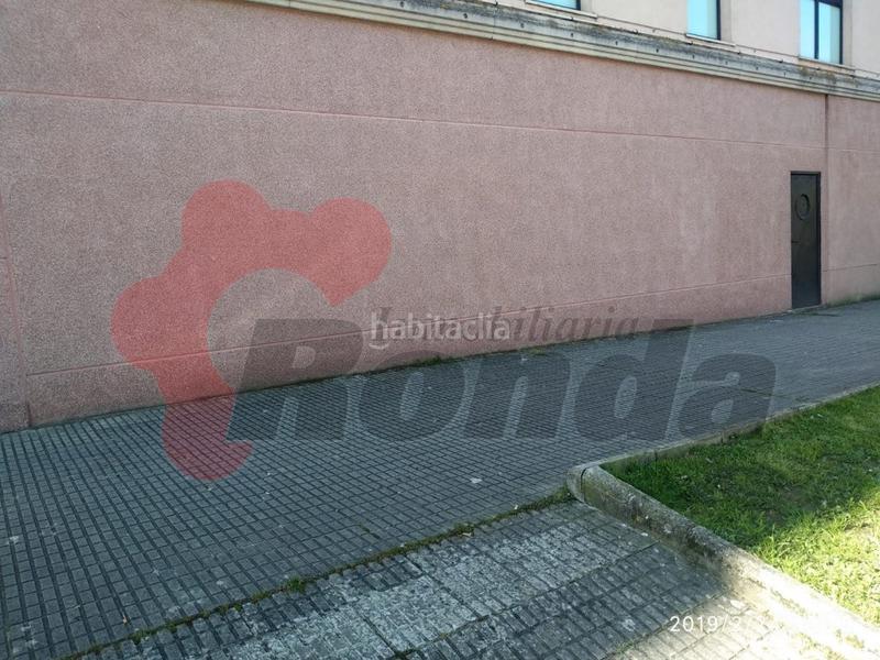 Foto 8c04fd05-d977-434e-9645-131d3dea3d00. Alquiler local comercial  en camiño da roca en Lugo
