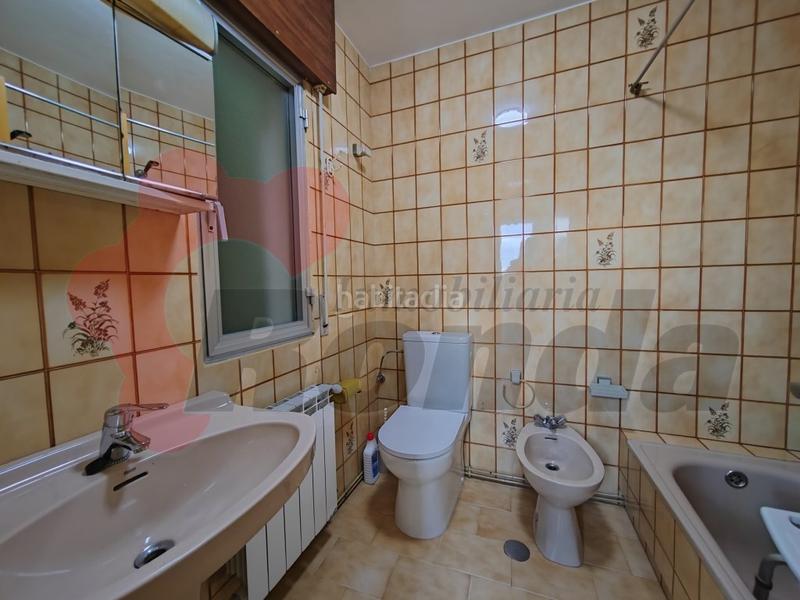 Foto c8ea5b28-2275-4dee-8ed0-bdf420f6165f. Pis amb aparcament a Rábade