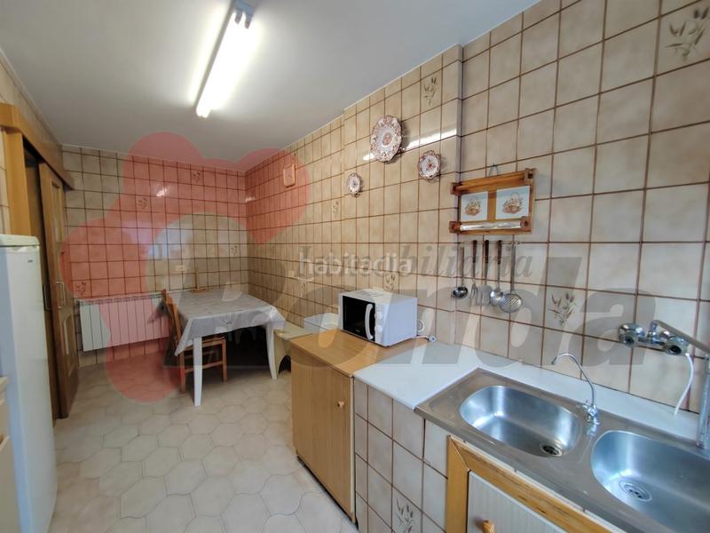 Foto ed705f56-2af9-4362-a9bf-923df34aabe7. Pis amb aparcament a Rábade