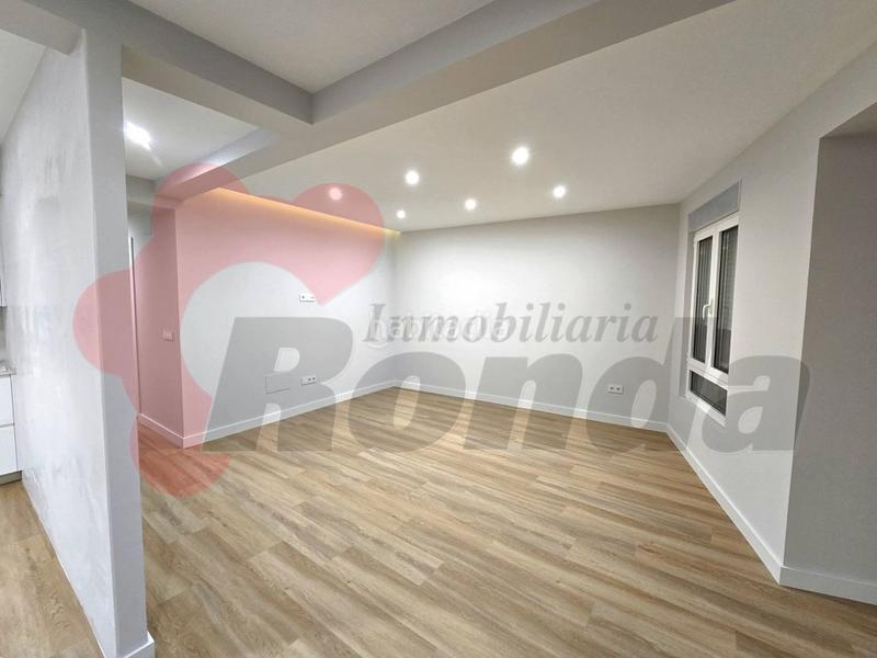 Foto 2b06e06e-ab01-4b3a-abd1-03a18303e5e6. Appartamento con parcheggio in A Milagrosa Lugo