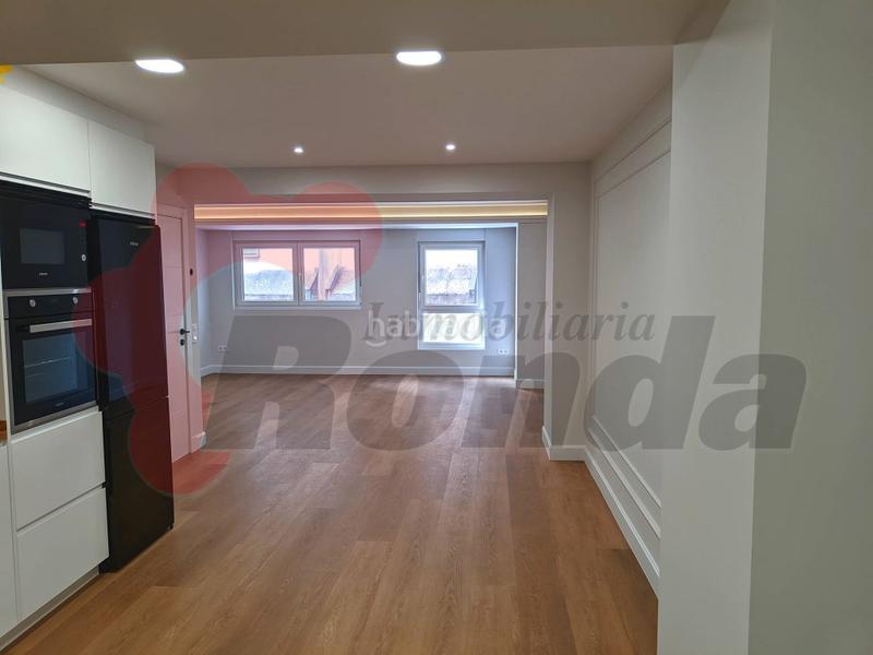 Foto ff4e844e-377a-4878-b421-57c361256405. Appartamento con parcheggio in A Milagrosa Lugo