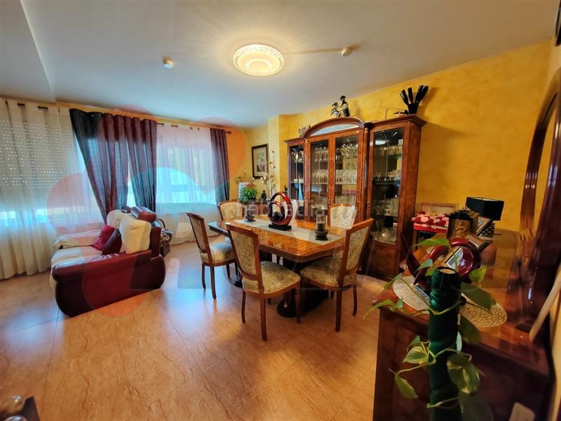 Foto 0cdfeb23-79da-4d41-a4e0-fe5be8019533. Dúplex amplio y luminoso duplex en venta en avd de la coruña en Lugo