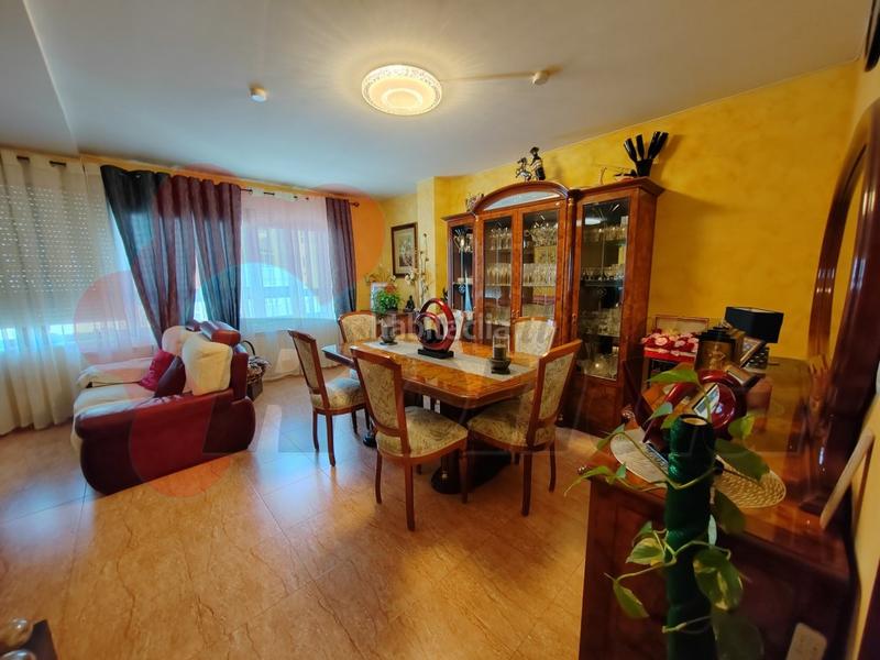 Foto 7715b9ef-0788-4848-8f15-4d69d78bd763. Dúplex amplio y luminoso duplex en venta en avd de la coruña en Lugo
