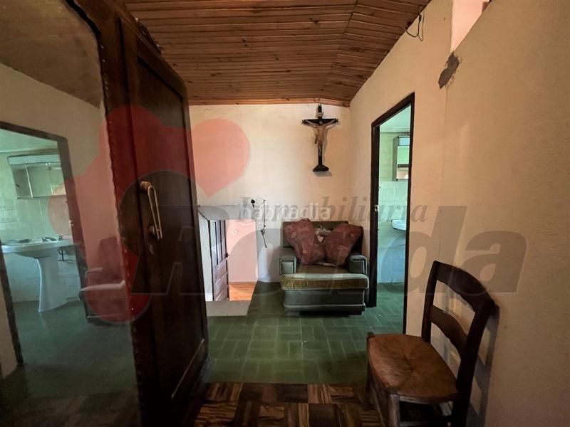 Foto 1553488e-98ea-4e1a-a9ee-a4bc711188ac. Maison avec parking dans Guntín