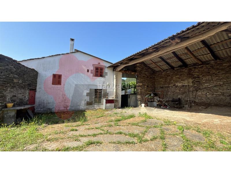 Foto 8609422e-7439-4574-a525-840f45cfeea6. Maison avec parking dans Guntín