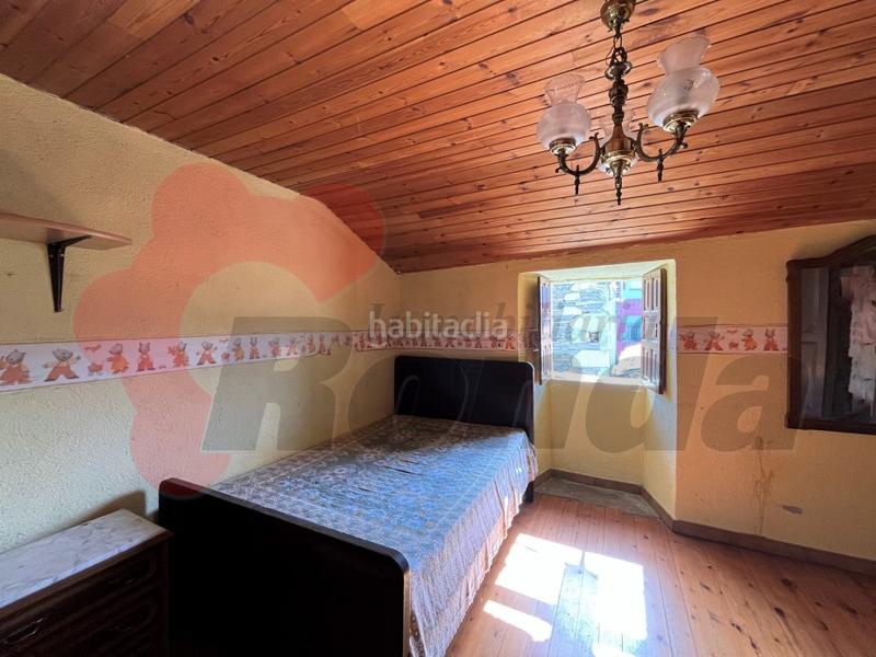 Foto e2fed78e-eaec-408a-acf8-e105cf9e9c9d. Maison avec parking dans Guntín