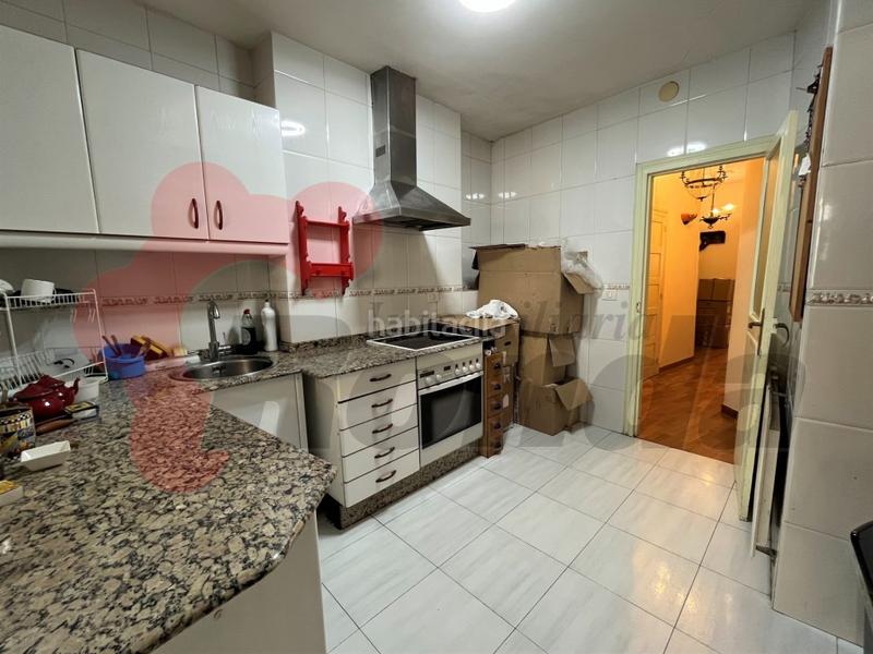 Foto 052d218a-e337-4bde-bdd4-6bec5fcd76c0. Piso en venta piso en centro en Centro - Recinto Amurallado Lugo