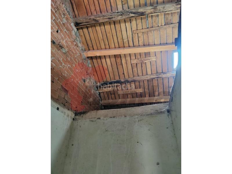 Foto bf8338ab-45d9-491a-8a9e-dadf22ed8ab1. Casa adosada casa para rehabilitación integral en milagrosa en Lugo