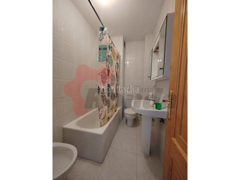 Foto 7875d048-d17a-40e9-afd5-def41a4eb2bc. Lloguer apartament amb aparcament a Residencia - Abella Lugo