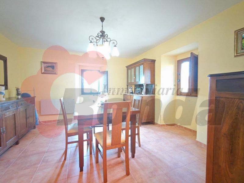 Foto 9f7b91cb-bbaf-4521-b9c0-b80322aa8d47. Casa amb aparcament a Corgo (O)