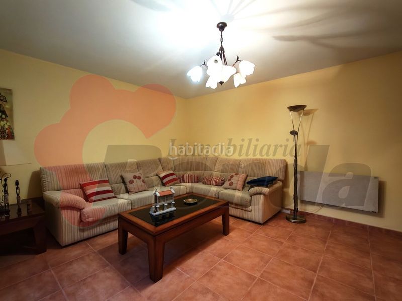 Foto dd7a6f7d-0fe1-41de-93f6-c0aed7396970. Casa amb aparcament a Corgo (O)