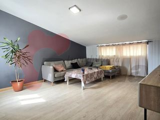 Dachwohnung  Rua flor de malva. Ático de tres habitaciones en flor de malva