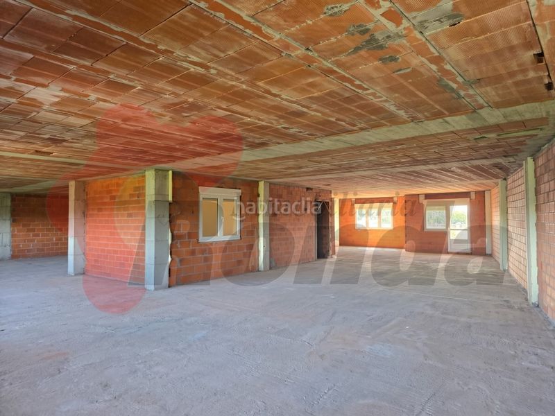 Foto db8bc29f-eb66-4cb1-84b4-ceed61511f90. Edifici a Rábade