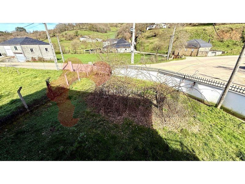 Foto dd934f77-7843-4afe-9ffb-8a1de9ea3ddb. Casa amb aparcament a Becerreá