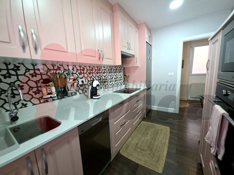 Foto 388bdb86-b6f5-45ef-8bc9-32d975c66a48. Pis amb aparcament a Residencia - Abella Lugo