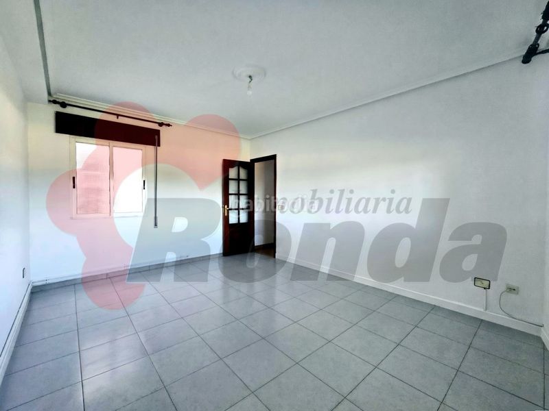 Foto e5d369eb-b34f-44b0-9bc9-8ac9f3e1175c. Casa a A Piriganlla - Albeiros - Garabolos Lugo