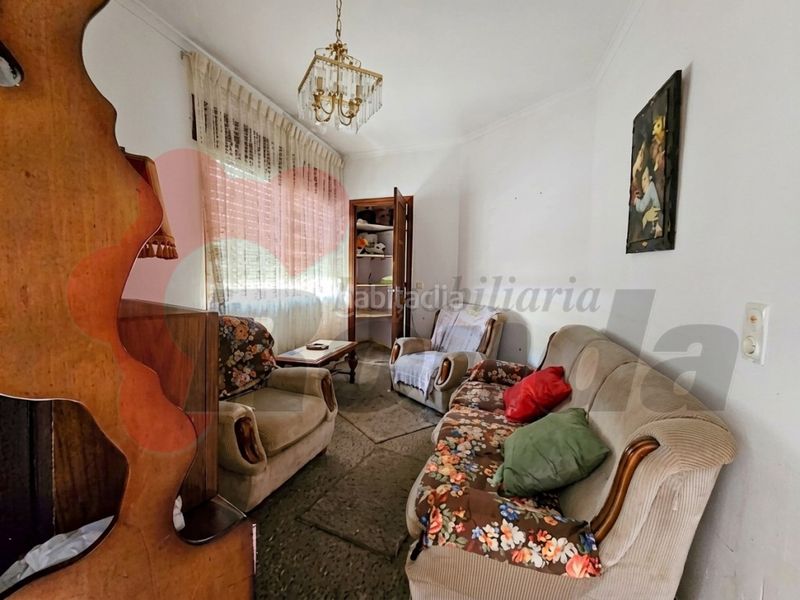 Foto a6320eee-bbba-4e3d-b31d-c00ec9c1dad5. Casa excelente oportunidad edificio en venta en rabade en Rábade