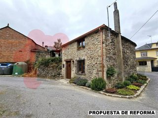 Haus in Parroquias del Oeste. Casa para rehabilitar muy cerca de lugo ciudad!!