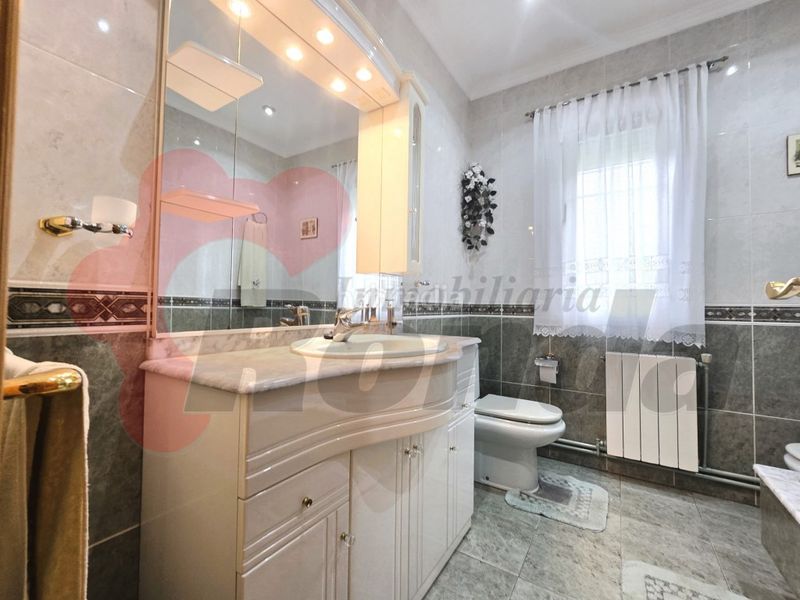 Foto 6c51a6f4-397a-4fb6-a572-25f7f8b201b1. Casa con parcheggio in Corgo (O)