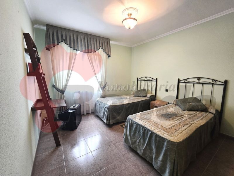 Foto f52e3085-ba62-4596-863c-2ce9e60131ab. Casa con parcheggio in Corgo (O)