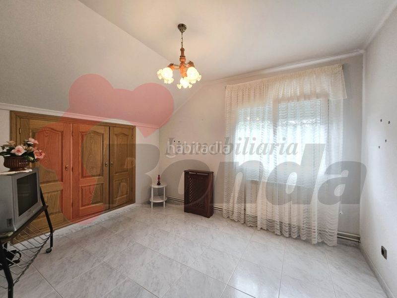 Foto fc53fba4-c4d6-4c4d-91c9-c1c1a1ea33ae. Casa con parcheggio in Corgo (O)
