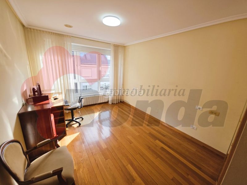 Foto d1f7a82e-a84a-44bf-832d-1a503a25afa4. Pis amb aparcament a Paradai Lugo