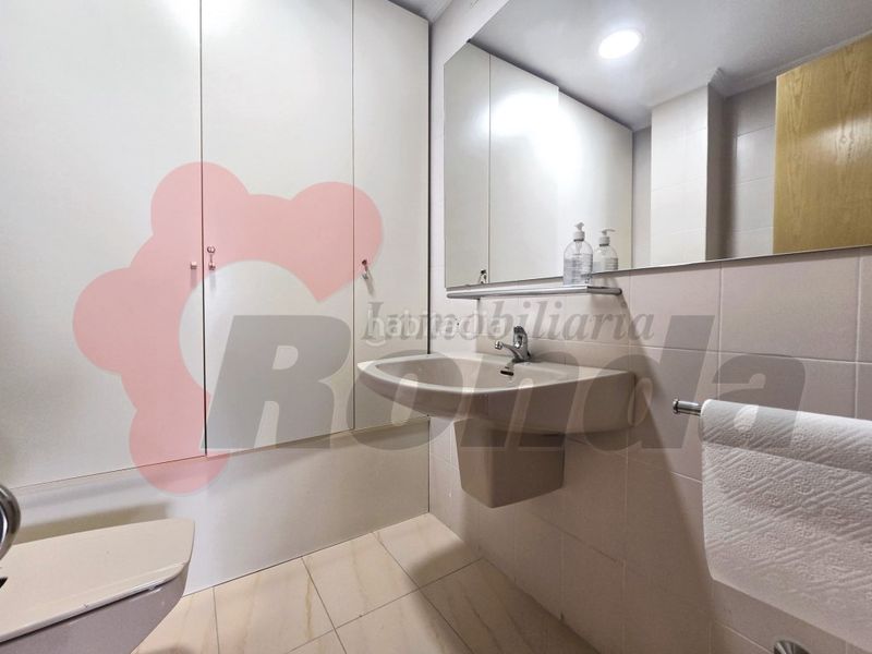 Foto 3d143a12-b927-4067-9741-1c66563fb421. Rent office space in Centro - Recinto Amurallado Lugo