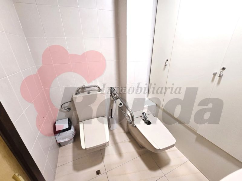 Foto b8acce81-340c-41c7-a408-599608b74a7b. Rent office space in Centro - Recinto Amurallado Lugo