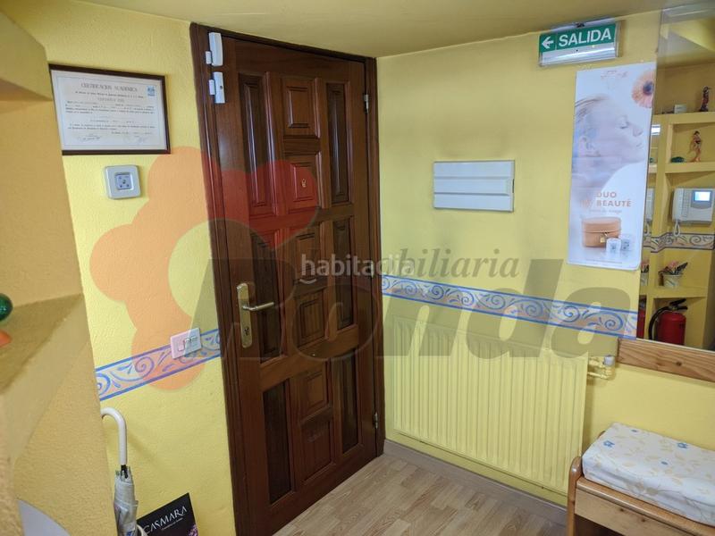 Foto 900b70b1-e62e-4621-9f3b-fe3ee845a87e. Alquiler local comercial peluquería totalmente acondicionada en Lugo