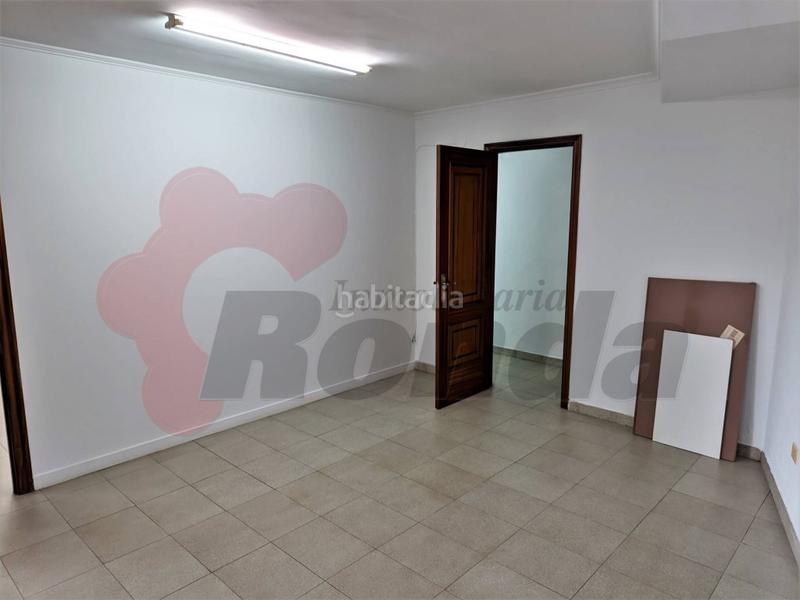 Foto dd809643-1149-48e3-92d2-1c27505c8c3a. Alquiler local comercial entreplanta en avenida das américas en Lugo