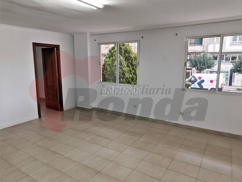 Foto a095df27-b803-4b35-9ed2-9467d7d83fce. Rent business premise in Residencia - Abella Lugo