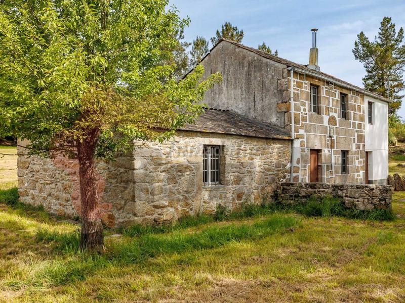 Foto 65c0ec0a-c57b-4855-b079-779980da9c9a. Casa con parcheggio in Outeiro de Rei