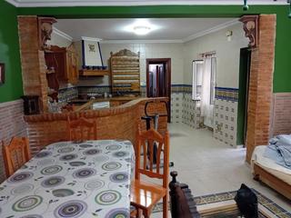 Pis a Almagro. Casa de 6 dormtorios en almagro.
excelente ubicación en almagro