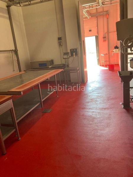 Foto b8556c04-e51c-4ffe-b21d-3a81a9761233. Fabrikhalle in Valdeastillas - Fuentezuelas Jaén