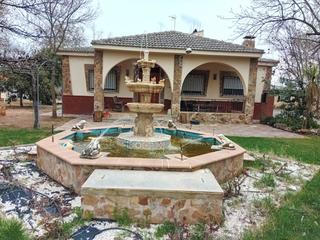 Xalet en Ciudad Jardn. Chalet en ciudad real.dispone de 4.200m con 180m tiles. cuenta