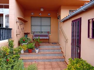Casa a Miguelturra. Unifamiliar miguelturra.casa de dos plantas, con tres dormitorio