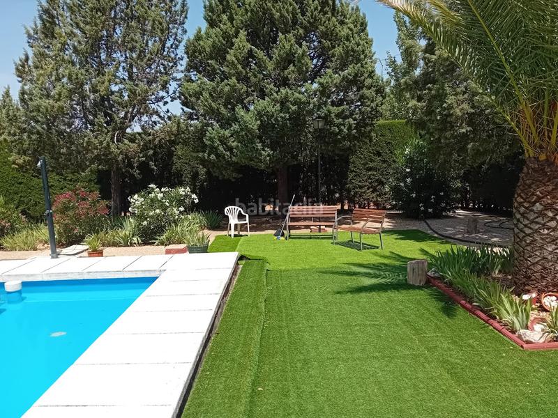 Foto ad0a2f22-1758-4ae7-a8e3-85ba46c3a2e9. Chalet  .dispone de 6 dormitorios, 3 baños, piscina, zona de cesped, pozo... todo legalizado. en Pozuelo de Calatrava