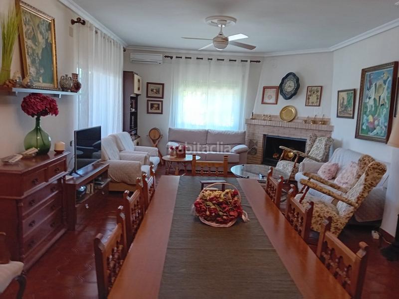 Foto b1f1753c-f71f-42d2-979f-1917dafd73c3. Chalet  .dispone de 6 dormitorios, 3 baños, piscina, zona de cesped, pozo... todo legalizado. en Pozuelo de Calatrava