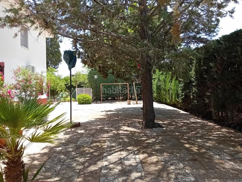 Foto cf8570b2-d8b6-46b2-98c0-92a24e74d477. Chalet  .dispone de 6 dormitorios, 3 baños, piscina, zona de cesped, pozo... todo legalizado. en Pozuelo de Calatrava