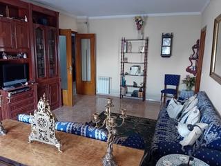 Appartement à La Moreria. Piso de 3 dormitorios, exterior y luminoso, cerca del centro de