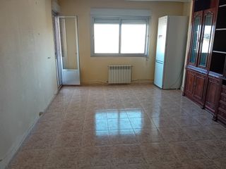 Etagenwohnung in La Moreria. Piso de 3 dormitorios, exterior y luminoso, cerca del centro de