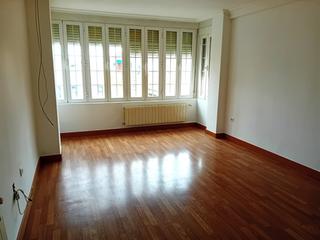 Pis a El Torreón - Los Ángeles - El Pilar. Piso céntrico en ciudad real de 4 dormitorios y 2 baños, reforma