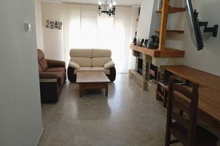 Pis a Larache. Piso vpo en ciudad real, 3 dormitorios, 2 baños, garaje y traste