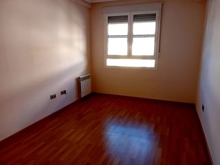 Zweistöckige Wohnung in Santa María - Pío XII. Dúplex de 2 dormitorios con piscina, terraza y excelentes calida