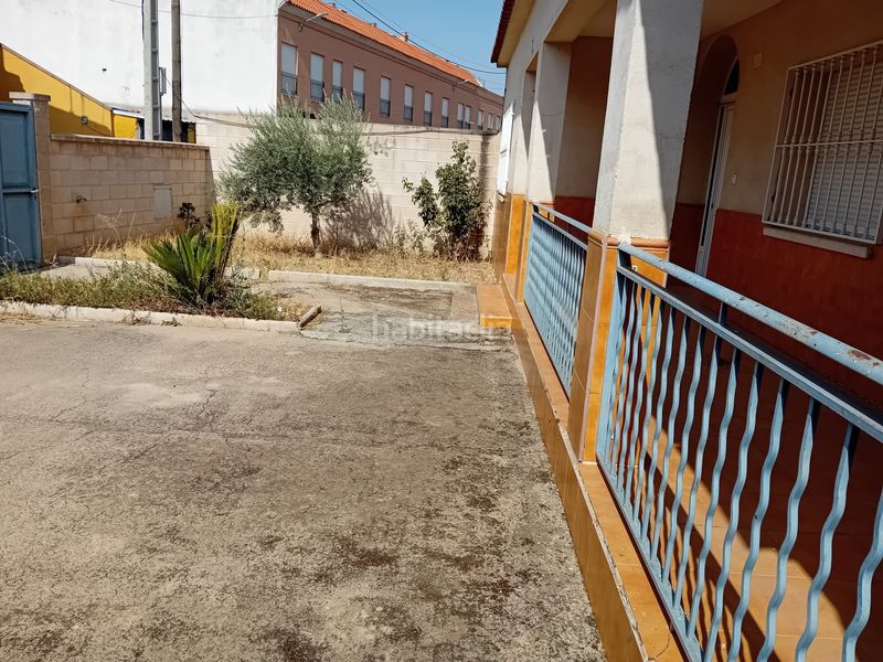 Foto a4fb24a4-87bb-41e5-aabf-01e30995a4b9. Chalet with parking in Pozuelo de Calatrava