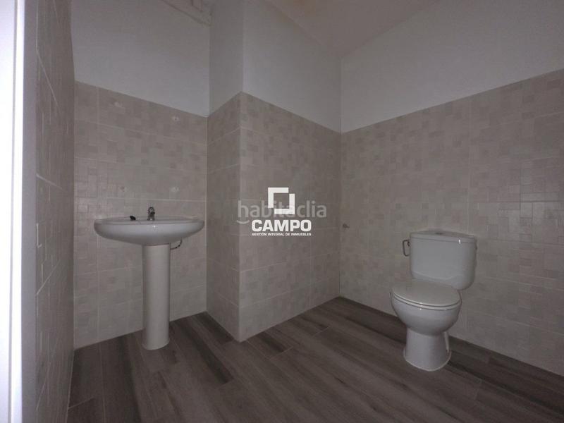 Foto b2469522-08bb-479b-a978-acac1a721224. Lloguer local comercial a marques de villores 42 a Albacete