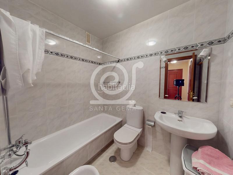 Foto edc822f8-2d25-45f9-b47d-29e267358616. Appartement avec chauffage parking dans Elviña - A Zapateira Coruña (A)