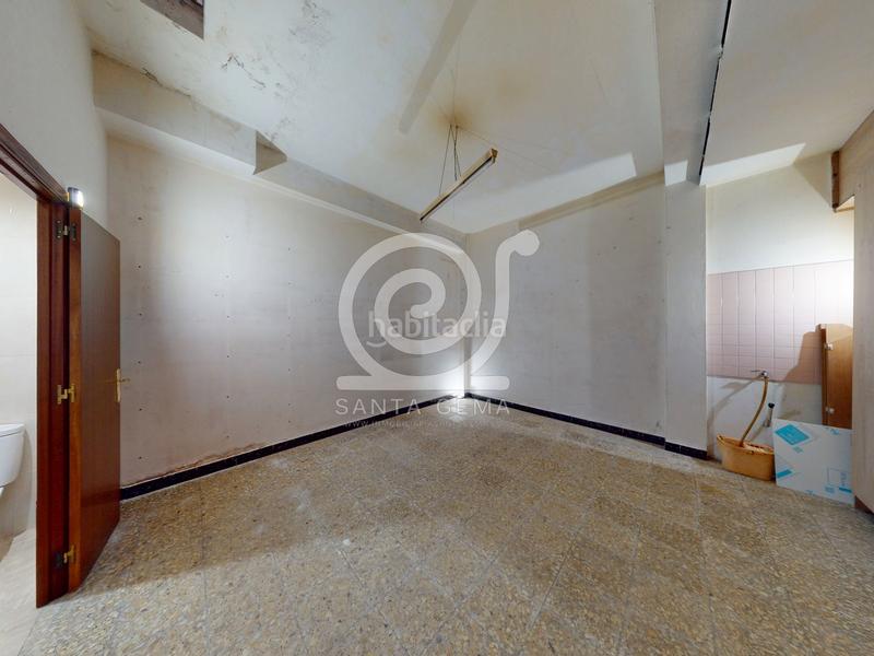 Foto de60cfac-a555-4444-ac85-015427f2c2e0. Local comercial  en castrillón (a coruña) en Coruña (A)