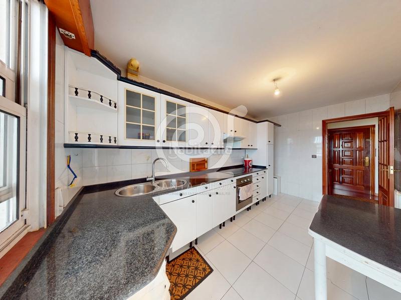 Foto 5bc68f87-576a-4551-8cc3-39baf8f96bf0. Duplex avec chauffage parking dans Eirís Coruña (A)