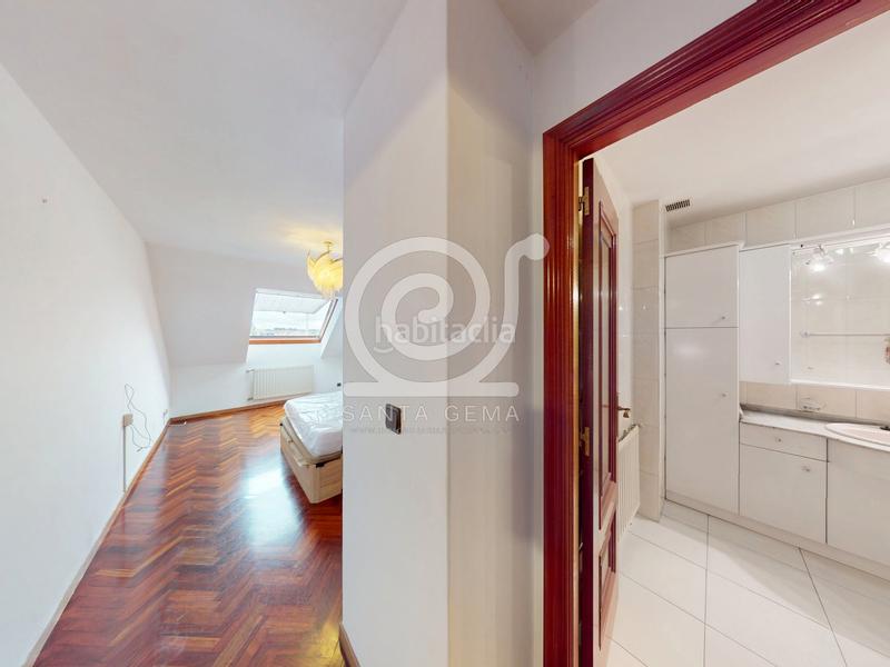 Foto 75f805dc-007a-4892-b169-acfc187f9a13. Duplex avec chauffage parking dans Eirís Coruña (A)